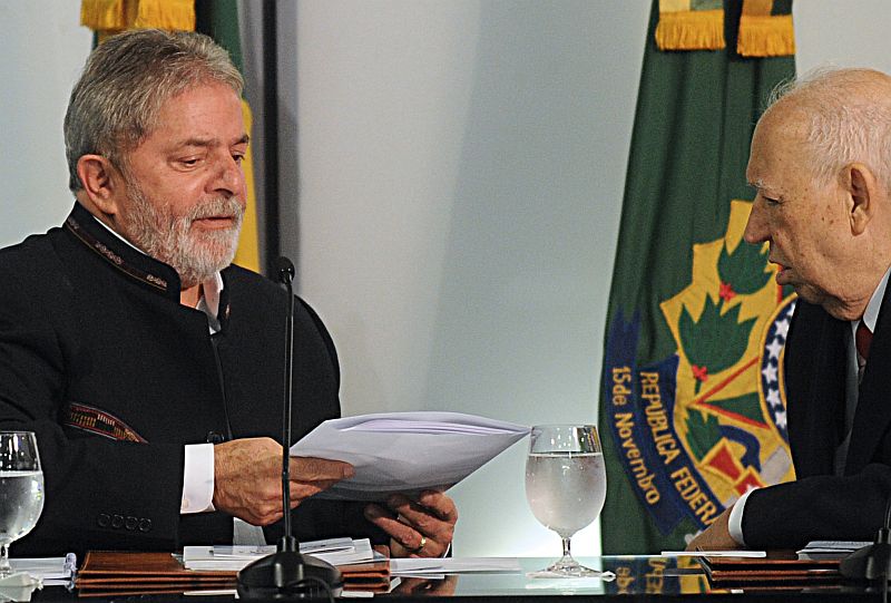 Lula conversa com o vice-presidemte, José Alencar: LDO prevê que administração do próximo presidente terá menos fiscalização do TCU | Antônio Cruz/ABr