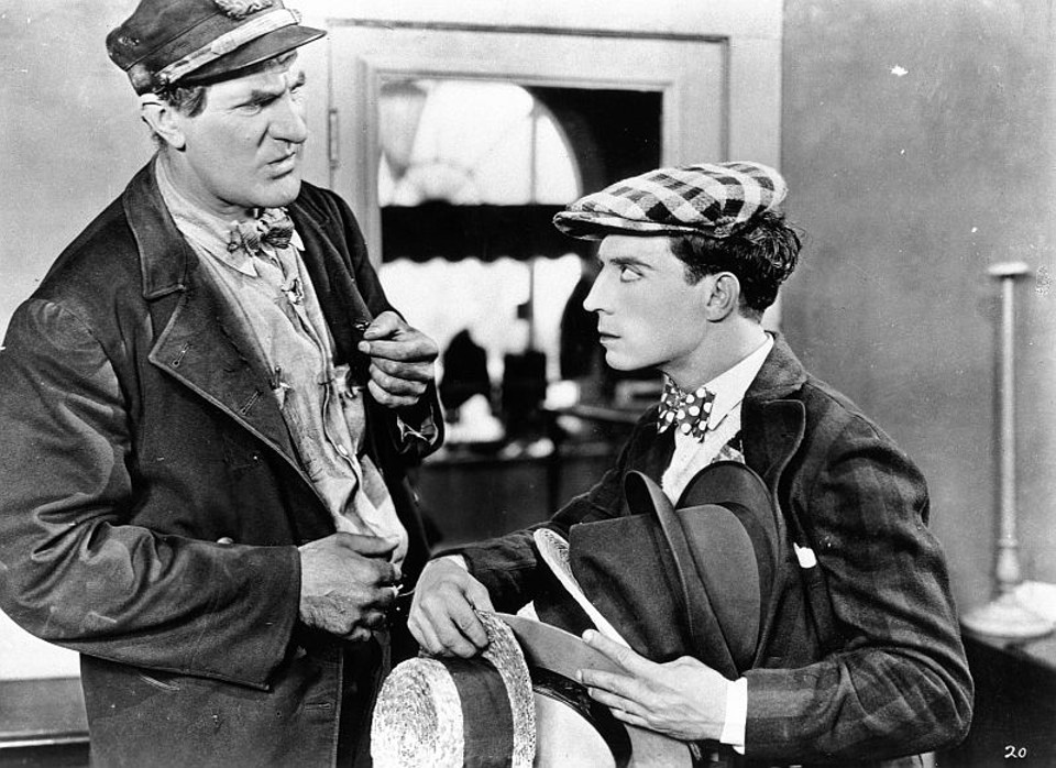 Buster Keaton ao lado do grandalhão Ernest Torrence: pai e filho muito diferentes (na aparência) | Divulgação