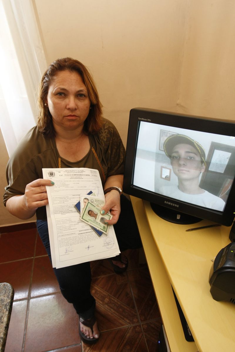 O corpo de Bruno, filho da vendedora Joana Henis da Silva, só foi liberado pelo IML quatro meses após a morte | Marcelo Elias / Gazeta do Povo