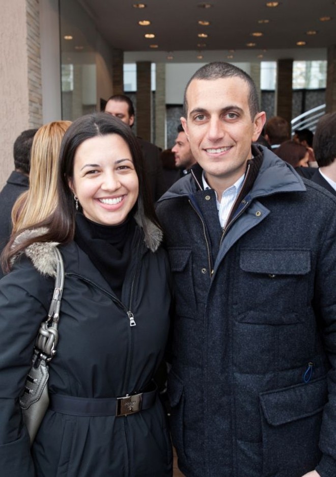 Seme Raad Filho e sua mulher, Karina, na apresentação da Central de Atendimento e do apartamento decorado do edifício Blend Batel para corretores, nesta quinta-feira. O empreendimento é resultado da parceria entre a Monarca Desenvolvimento Imobiliário e da paulista Stuhlberger | 