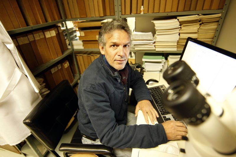 O Brasil abriga entre 25% e 30% de toda a biodiversidade do mundo. Isso significa que temos um campo muito grande a ser explorado. Por isso, o fato de alguns órgãos do governo estarem cerceando a pesquisa científica é extremamente danoso e nos preocupa muito" | Valterci Santos / Gazeta do Povo