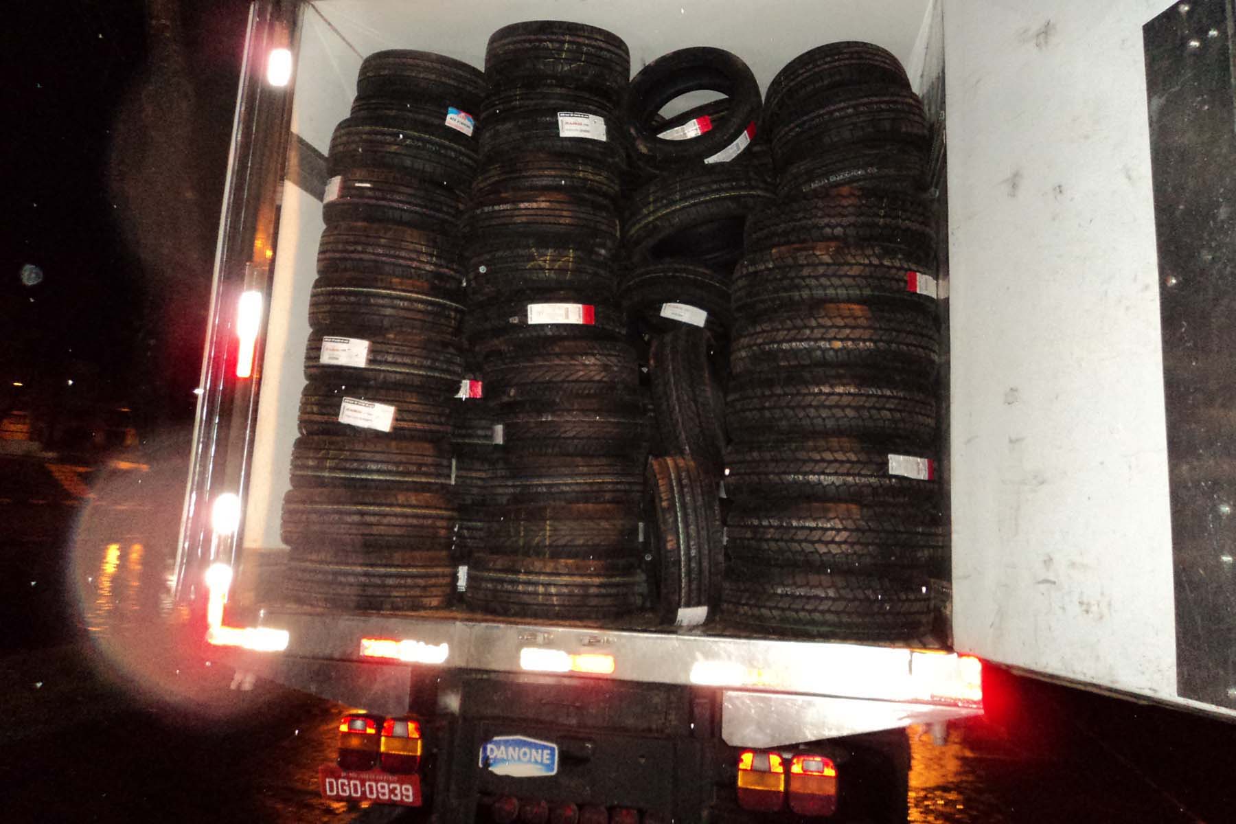 Pneus foram encontrados em caminhão que viajava para São Paulo | Divulgação / AEN