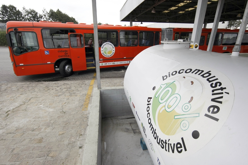 Dos 12 coletivos que circulam pela Linha Verde, metade usa 100% de combustível produzido à base de soja | Valterci Santos/ Gazeta do Povo