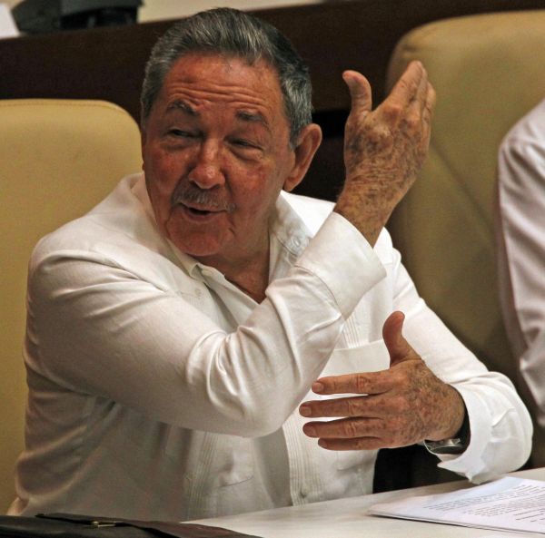 Raul Castro durante reunião da Assembléia Nacional, em Havana: abertura à iniciativa privada | Desmond Boylan/Reuters