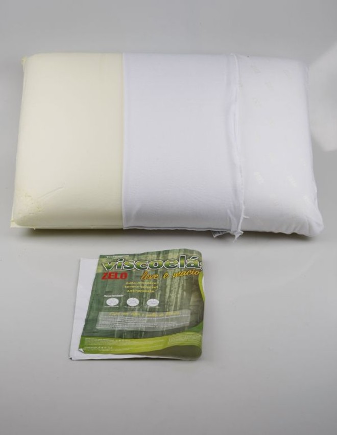 Com pouca deformação, o de viscoelástico é indicado por alguns ortopedistas, embora não existam pesquisa que comprovem sua eficiência | 