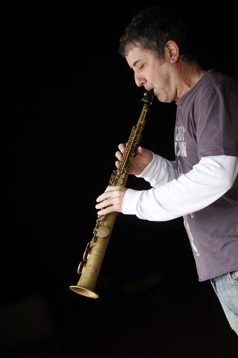 Vivencio a música, mas a família e a amizade são o que mais têm importância na minha vida, afirma Hélio Brandão | Jonathan Campos/Gazeta do Povo