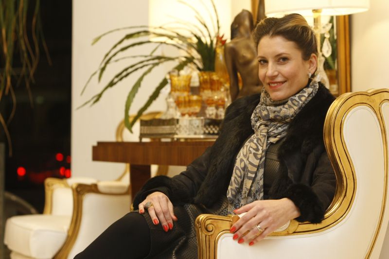 Para Karina Kulig, luxo está no tempo poupado e nas facilidades na hora da compra | Daniel Castellano/ Gazeta do Povo