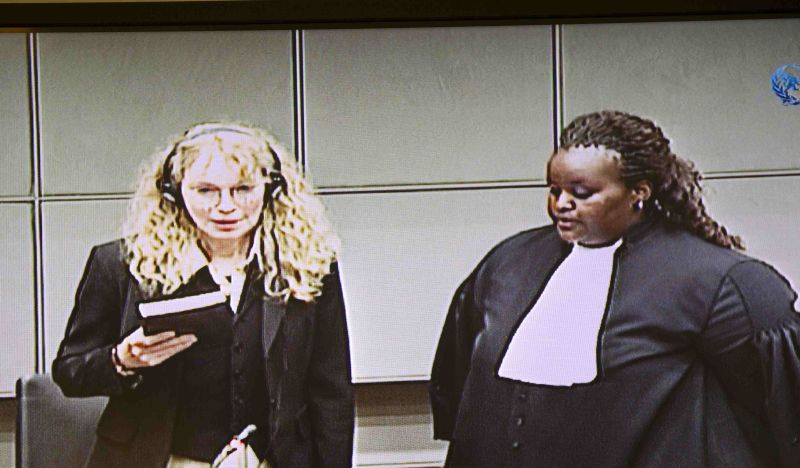 A atriz Mia Farrow confirmou ter visto Naomi Campbell comentando sobre o presente | Reuters