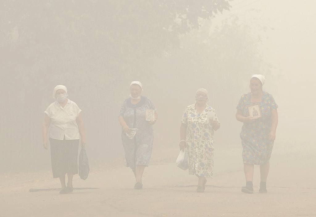 A concentração de poluentes como o monóxido de carbono no ar da capital russa atingiu um nível seis vezes mais alto que o normal | Reuters