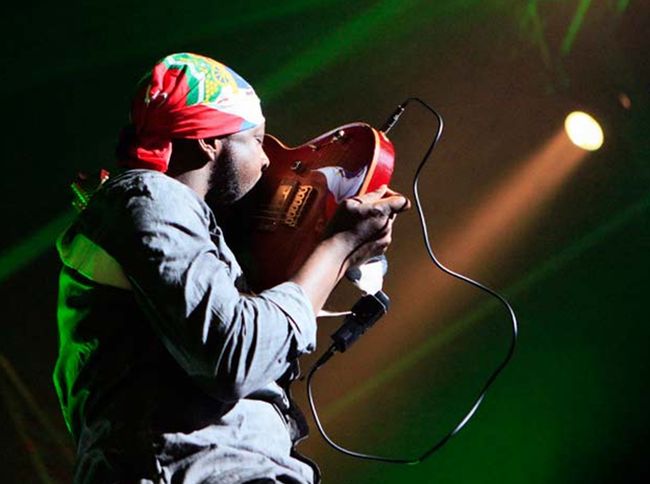 O cantor Wyclef Jean, que se candidatou a presidente do Haiti, durante show na Bélgica | Reuters