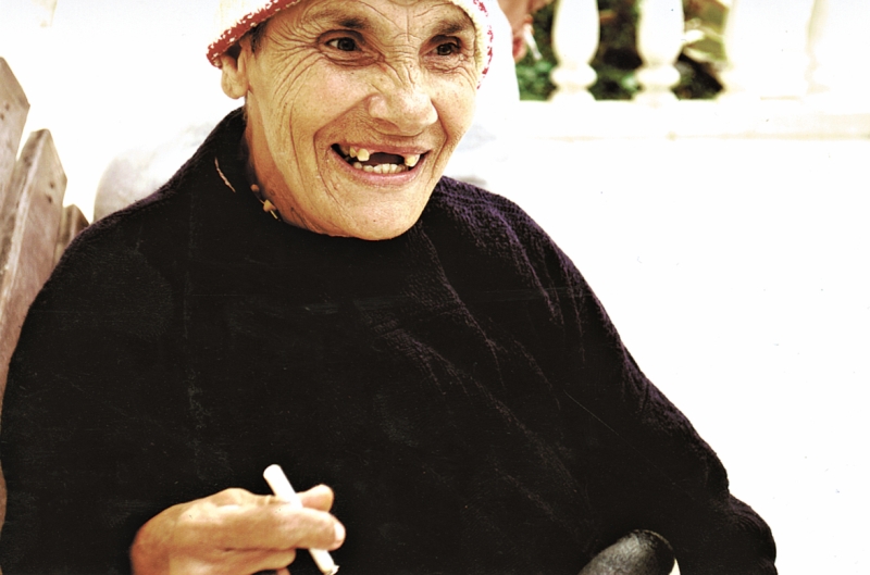 Pouca interatividade entre as personagens e a diretora garantiu expressões autênticas no documentário Abaixo do Céu | Divulgação