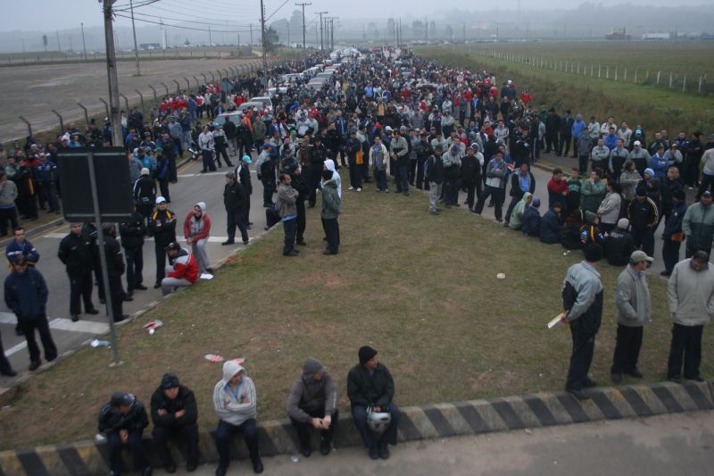 Assembleia em que funcionários aceitaram proposta da Renault: ganho foi o maior do país, segundo o sindicato | Divulgação