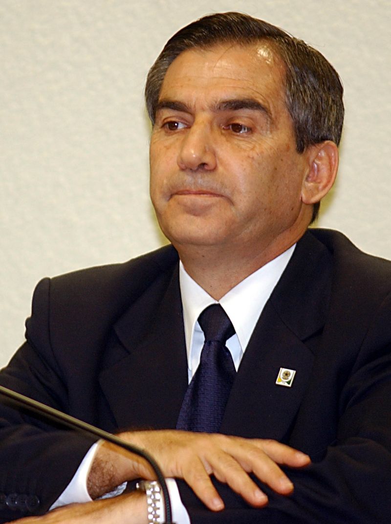 Gilberto Carvalho: se Erenice pedir demissão, ele pode assumir a Casa Civil. | Antônio Cruz/ABr