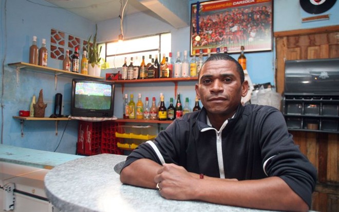 Comerciante Nilson Luiz de Santos sonha em servir uma