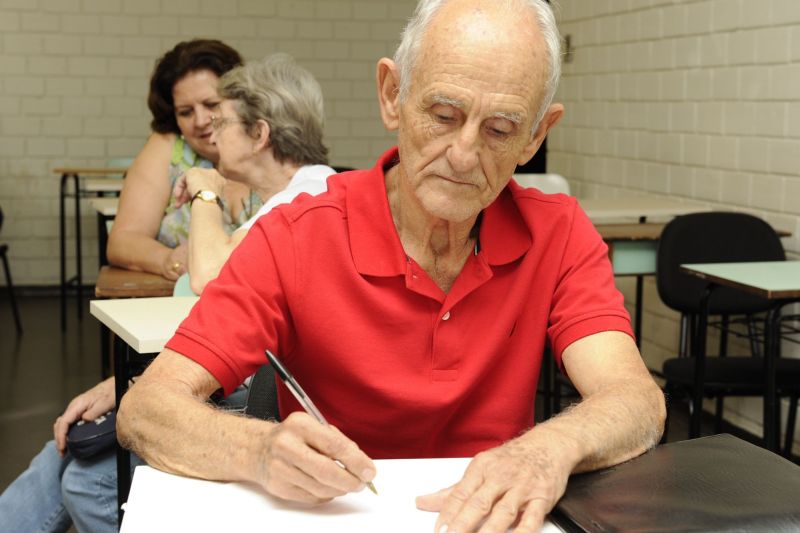 Essa fusão entre a universidade da ciência e do saber com a universidade da vida nos torna pessoas melhores. Arnaldo Coelho, 73 anos | Fábio Dias/ Gazeta do Povo