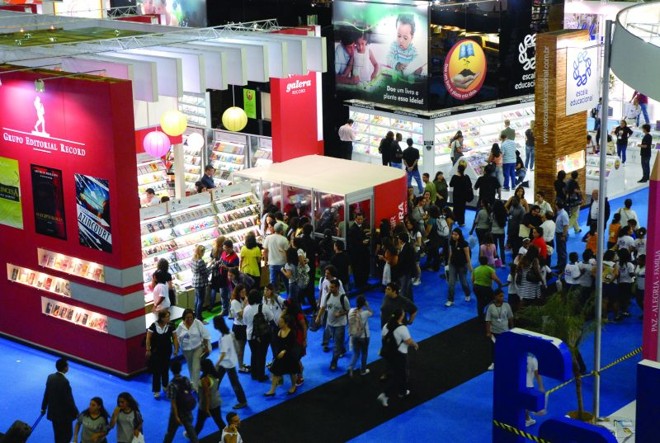 Mais de 200 mil pessoas são esperadas nos dez dias de Bienal do Livro Paraná | Divulgação