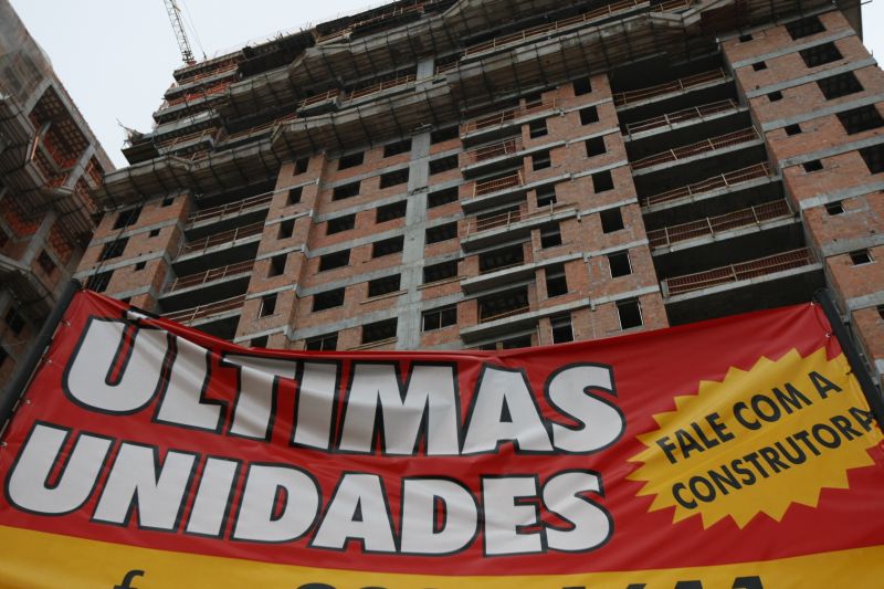 Construção em Curitiba: pelo novo modelo, imobiliárias poderiam aprovar o crédito até mesmo nos fins de semana | Daniel Castellano/ Gazeta do Povo