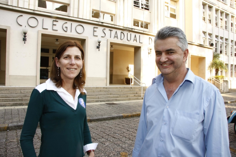 A professora de Língua Portuguesa, Tânia Acco, e o professor de Matemática, Enzo de Souza, disputaram as eleições do CEP | Hugo Harada/Gazeta do Povo