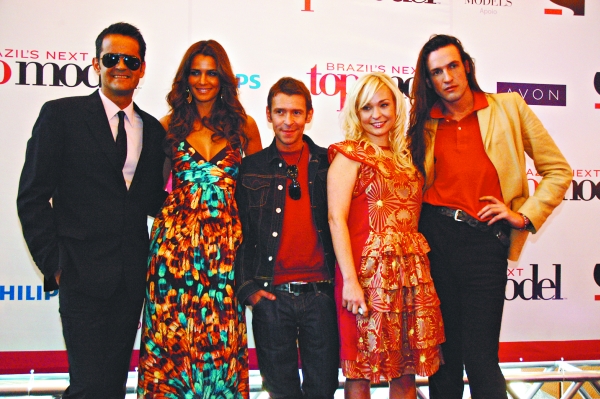 Em faixa afixada em frente ao Tribunal do Juri, família da vítima pede Justiça | Felippe Aníbal/ Gazeta do Povo