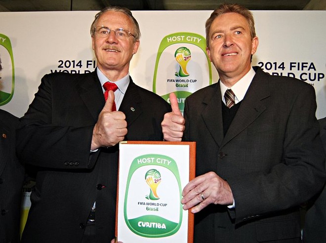 Ducci e Pessuti apresentam a logomarca da cidade de Curitiba na Copa de 2014 | 