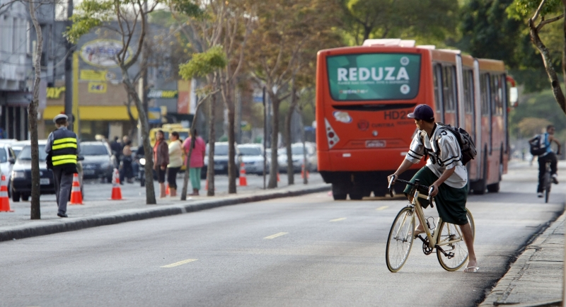 2º Fórum Municipal de Trânsito discutirá uso da bicicleta em Curitiba. | Foto: Daniel Castellano/Gazeta do Povo