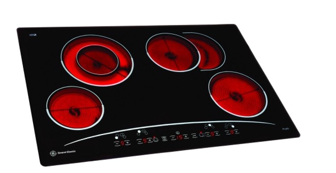 Cooktop Elétrico, da GE, com timer digital e display touch screen. Cor preta. Preço sugerido: R$ 2.499 |