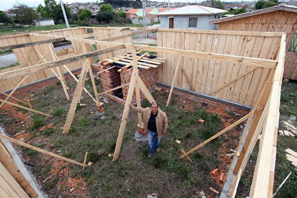 Ademir Alves soube aproveitar o crescimento da população de Curitiba e pretende quadruplicar o número de casas vendidas. O problema é a falta de infraestrutura em Colombo | Albari Rosa / Gazeta do Povo