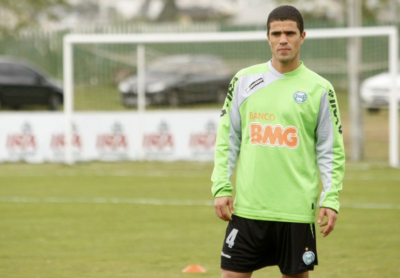 O atacante Leonardo faz parte do rol de jogadores pertencentes à L.A.Sports no elenco do Coritiba | Antonio More / Gazeta do Povo