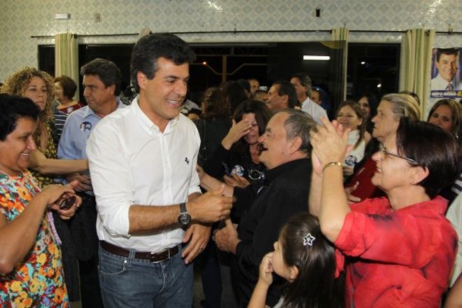 Beto Richa, que fez campanha ontem em Curitiba e na região metropolitana: para campanha do tucano, ministro da Pesca cometeu abuso de poder político |
