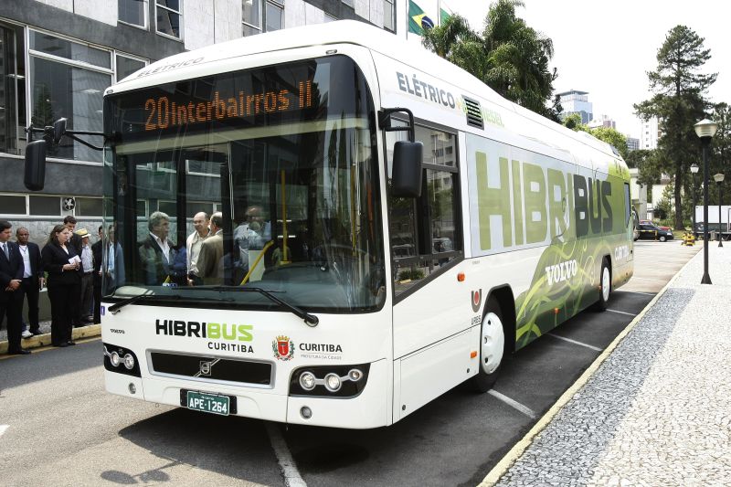 Produção em série do veículo híbrido deve começar até 2014 em Curitiba | Antonio More/ Gazeta do Povo