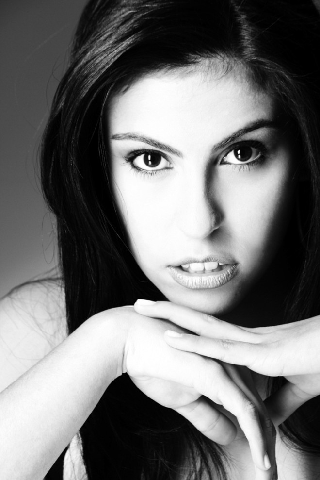 DEBUTANTE -A jovem Letícia Lunardelli Salomon Fontana, filha de Roseanne e Francisco Fontana, completou 15 anos no início de setembro. A data será comemo­­rada com o debut nos tradicionais clubes Curitibano e Graciosa Country CLub | 