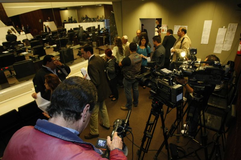 Jornalistas na Assembleia do Paraná: regras ficaram mais rígidas depois de investigações feitas pela imprensa | Marcelo Elias / Gazeta do Povo