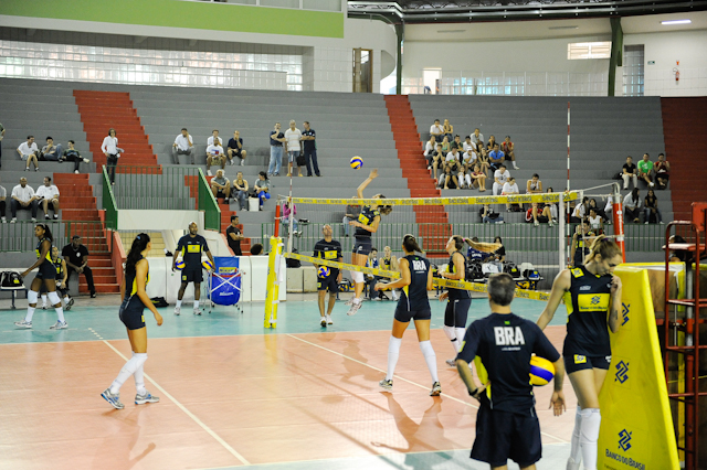 Para o mundial, a seleção não contará com a ponteira paranaense Mari, que rompeu o ligamento do joelho | Fábio Dias - Gazeta do Povo