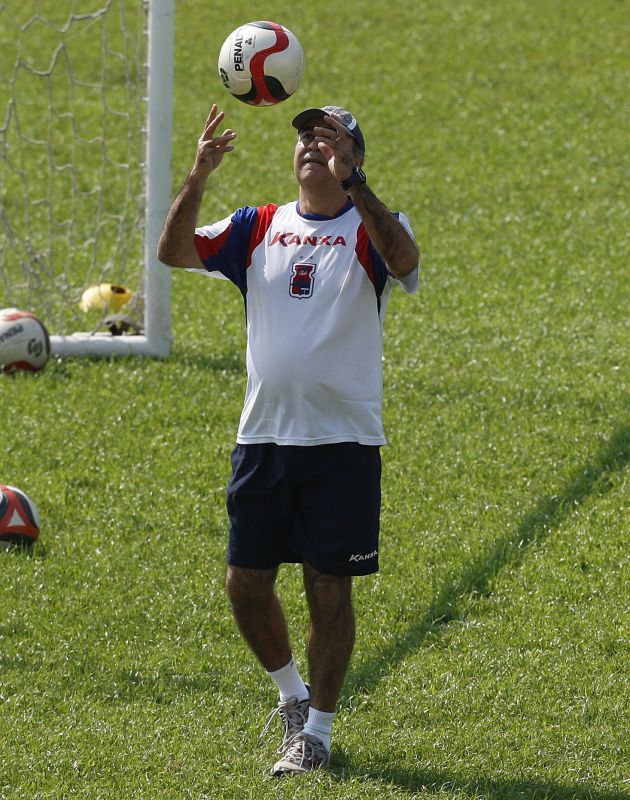 Técnico Marcelo Oliveira ainda tem dúvida quanto ao substituto de Wanderson | Valterci Santos / Agência de Notícias Gazeta do Povo