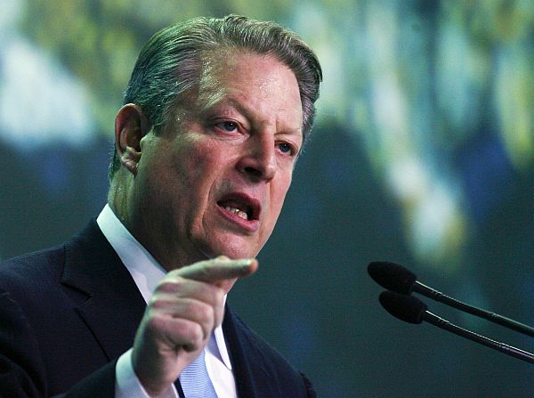 Com o discurso final de "Sim, nós podemos", slogan de Obama, Al Gore mostrou que regras mais rígidas podem conter o aquecimento global | Kacper Pempel / Reuters