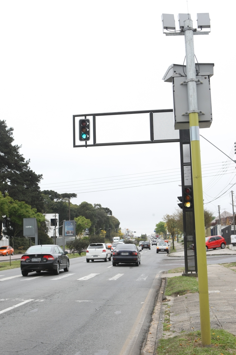 Sinal comum impediria o motorista de saber o momento certo de frear | Aniele Nascimento/ Gazeta do Povo