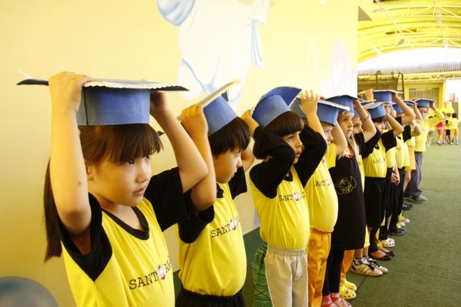 Na Escola Santo Anjo, os ensaios para a formatura que ocorre no fim do ano começaram agora em setembro | Hugo Harada/Gazeta do Povo