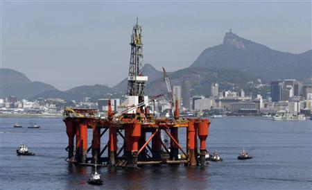 Plataforma de petróleo da Petrobras na Baía de Guanabara, no Rio de Janeiro, foto de 26 de março de 2010 | REUTERS