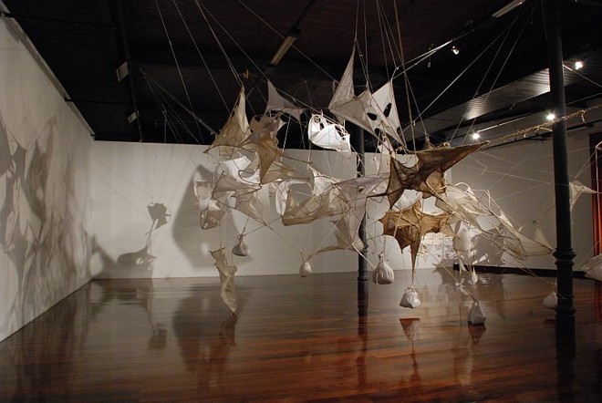 As tramas de José Antonio de Lima mudam de acordo com os ambientes onde são instaladas | 