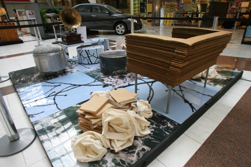 Sala Som e Imagem, de André Largura e Giovana Kimak: reaproveitamento de móveis com nova linguagem e roupagem | Priscila Forone/ Gazeta do Povo