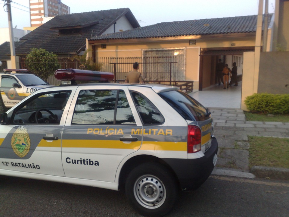 Polícia invadiu a residencia para averiguar denúncia de sequestro | Felippe Aníbal/ Gazeta do Povo