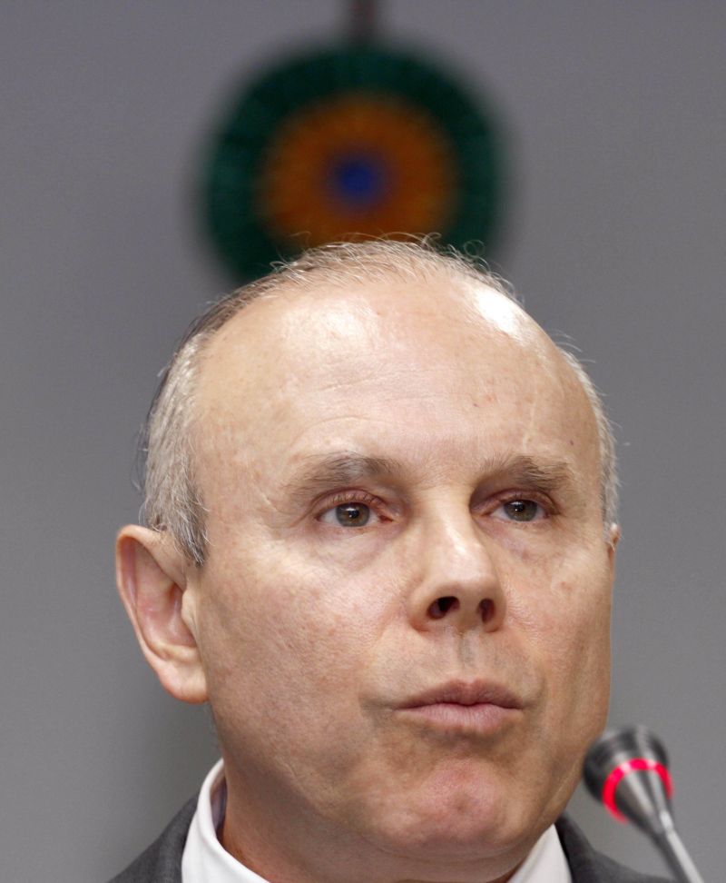 Mantega diz que não há cotação de referência para disparar compras do FSB | Nacho Doce/Reuters