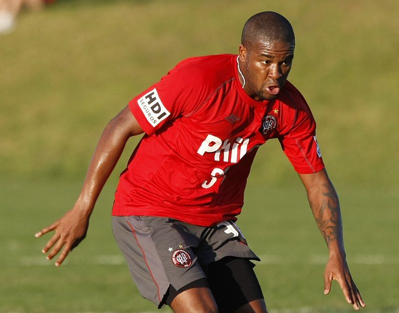 Lesionado, Vítor está fora de jogo contra o Cruzeiro | Daniel Castellano / Agência de Notícias Gazeta do Povo