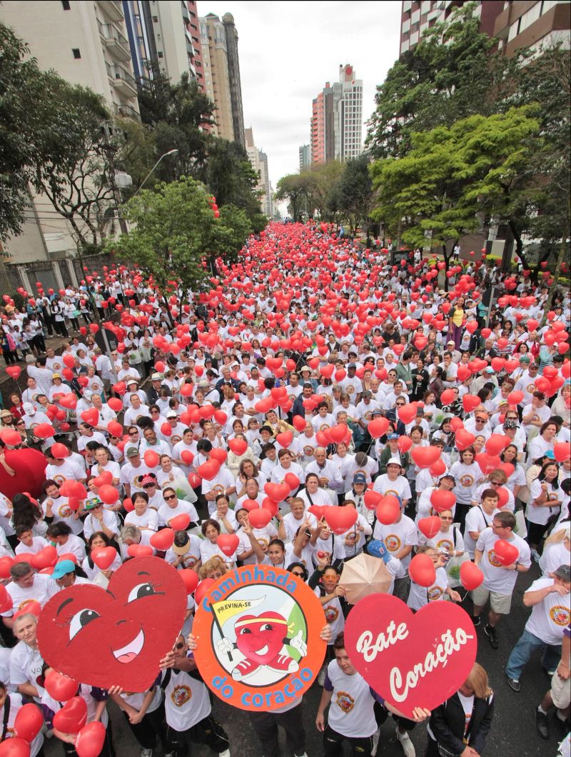 Participantes andaram da Praça do Japão até o Parque Barigui | Mendonça Júnior/Divulgação