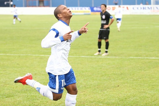 Eydison não vem mais para o Paraná: destaque do Iraty teve contratação por empréstimo barrada por conta de ter se transferido duas vezes na temporada | Henry Milleo / Agência de Notícias Gazeta do Povo