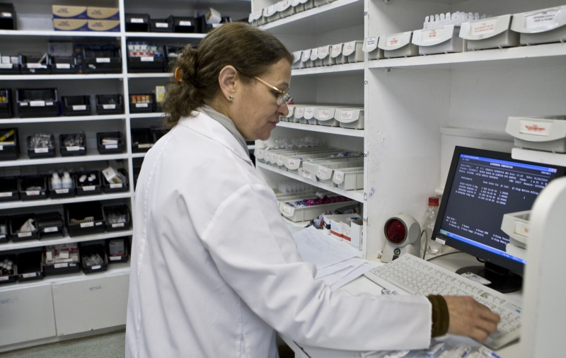 Computador na UFPR: defasagem de preços já levou universidade a pagar R$ 2,7 mil por máquina que valia R$ 1,9 mil no mercado | Antonio Costa / Gazeta do Povo