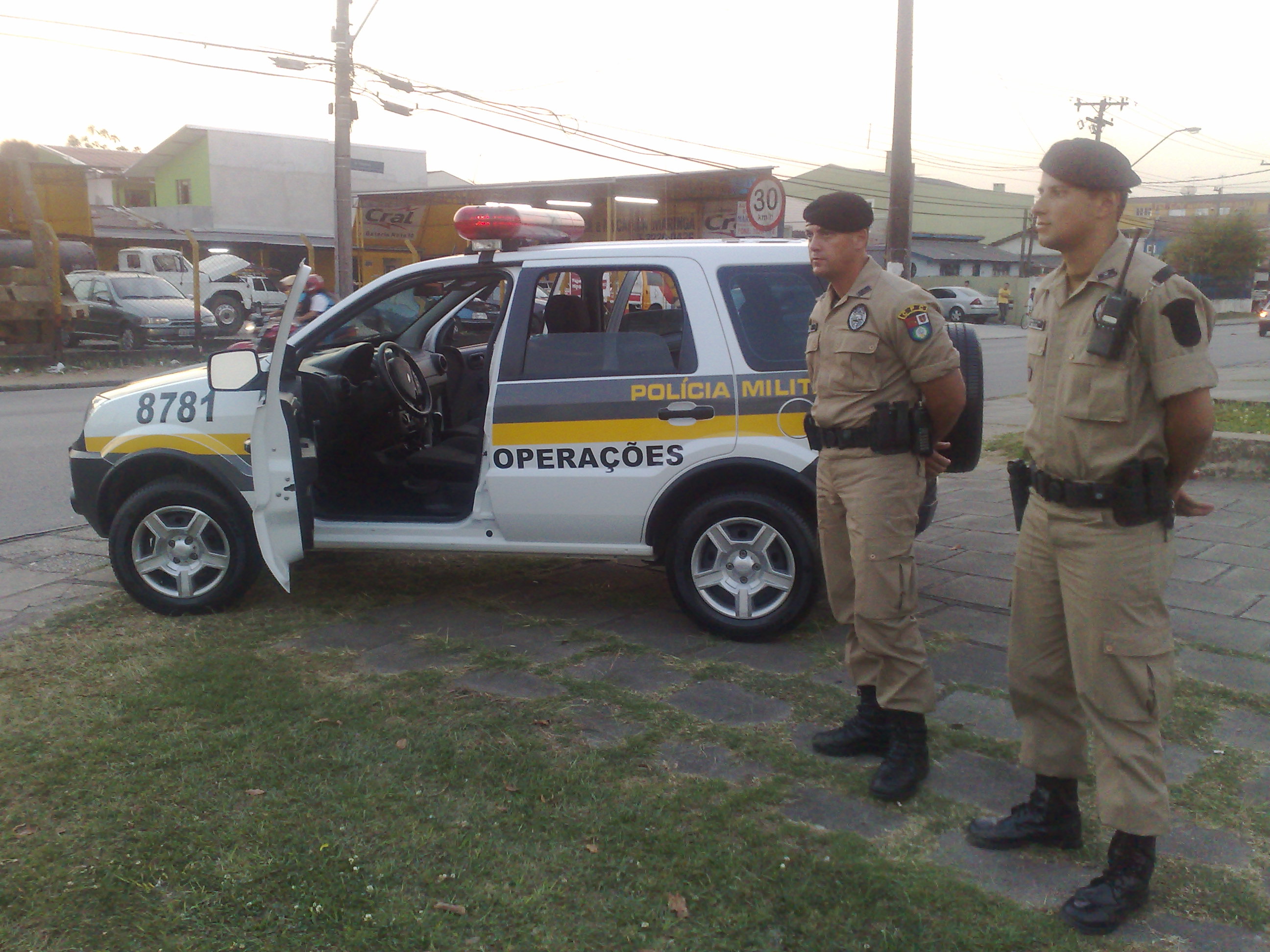 Cinquenta policiais, em 21 viaturas, vão patrulhar a cidade | Felippe Aníbal/ Gazeta do Povo