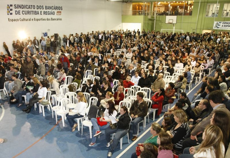 Assembleia dos bancários em Curitiba: trabalhadores farão greve pelo 18.º ano consecutivo | Daniel Castellano/ Gazeta do Povo