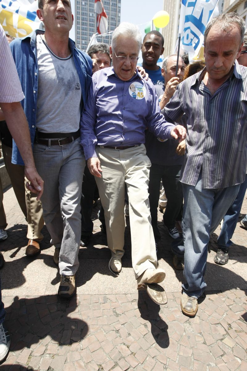 No Viaduto do Chá, em São Paulo, FHC perdeu a sola de seu sapato | Moacyr Lopes Júnior / Folhapress