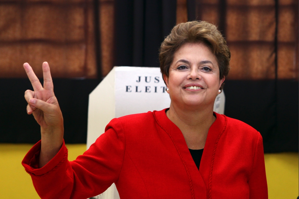 Dilma vota no RS e mostra confiança | AFP
